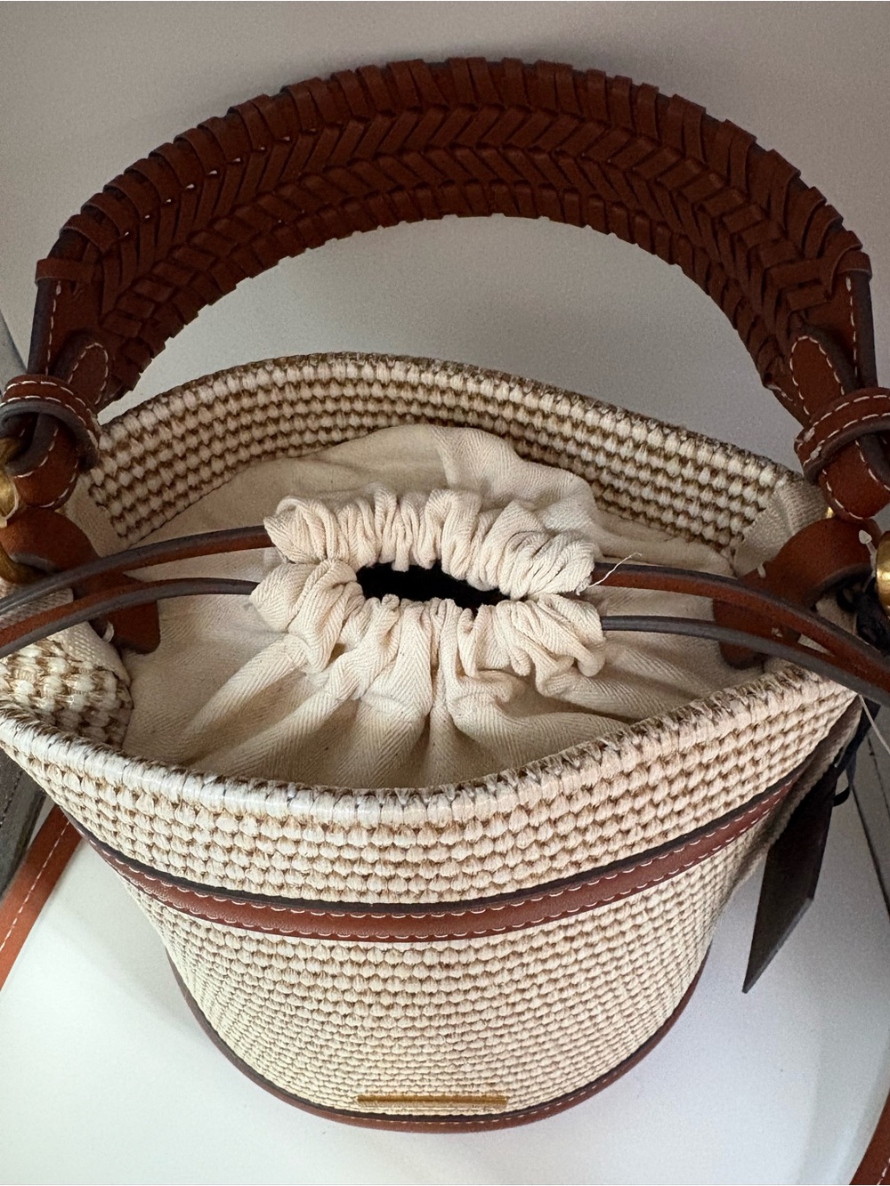 House of Harlow 1960 Cream Woven Bucket Bag with Tan Trim - Picture 3 of 5